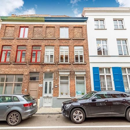 Town House With View Over The 3 Towers Of Bruges Extérieur photo