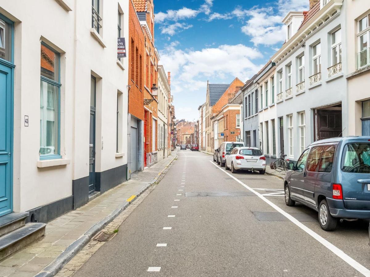 Town House With View Over The 3 Towers Of Bruges Extérieur photo